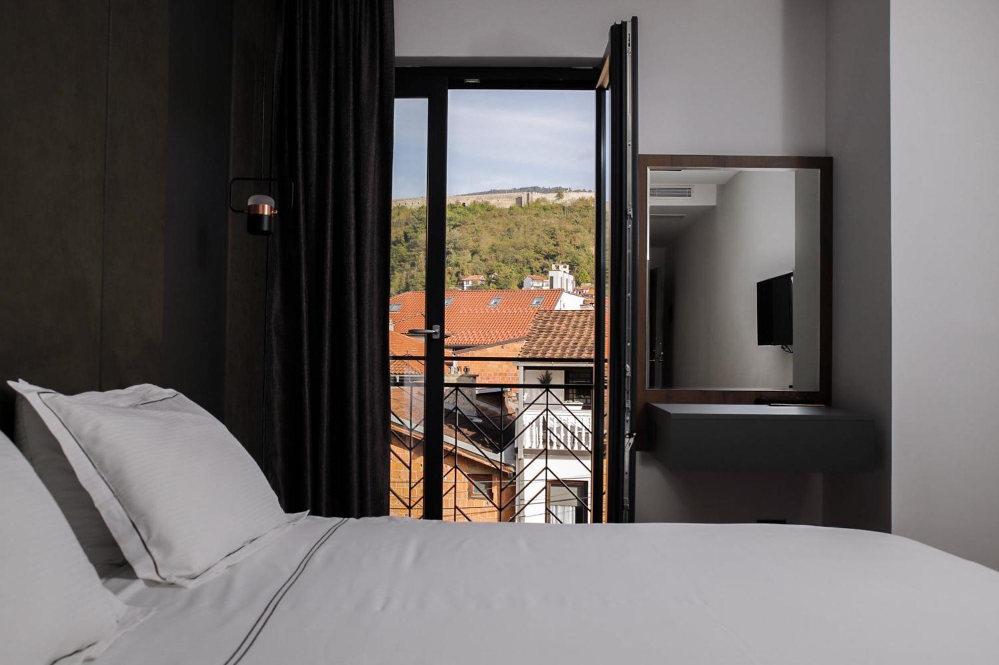 Triumf Hotel Prizren Eksteriør billede