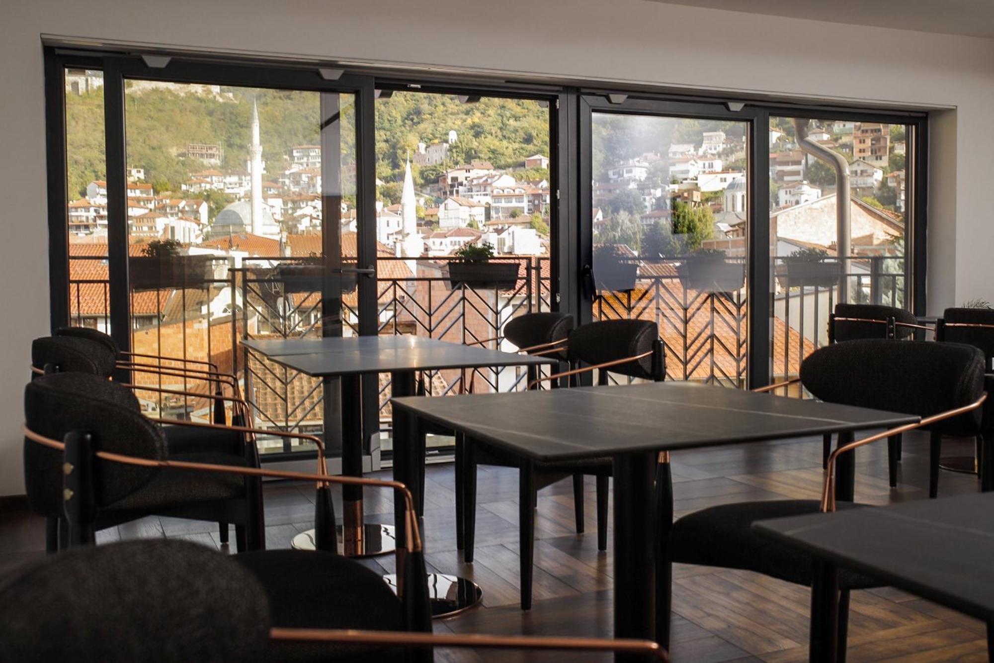 Triumf Hotel Prizren Eksteriør billede