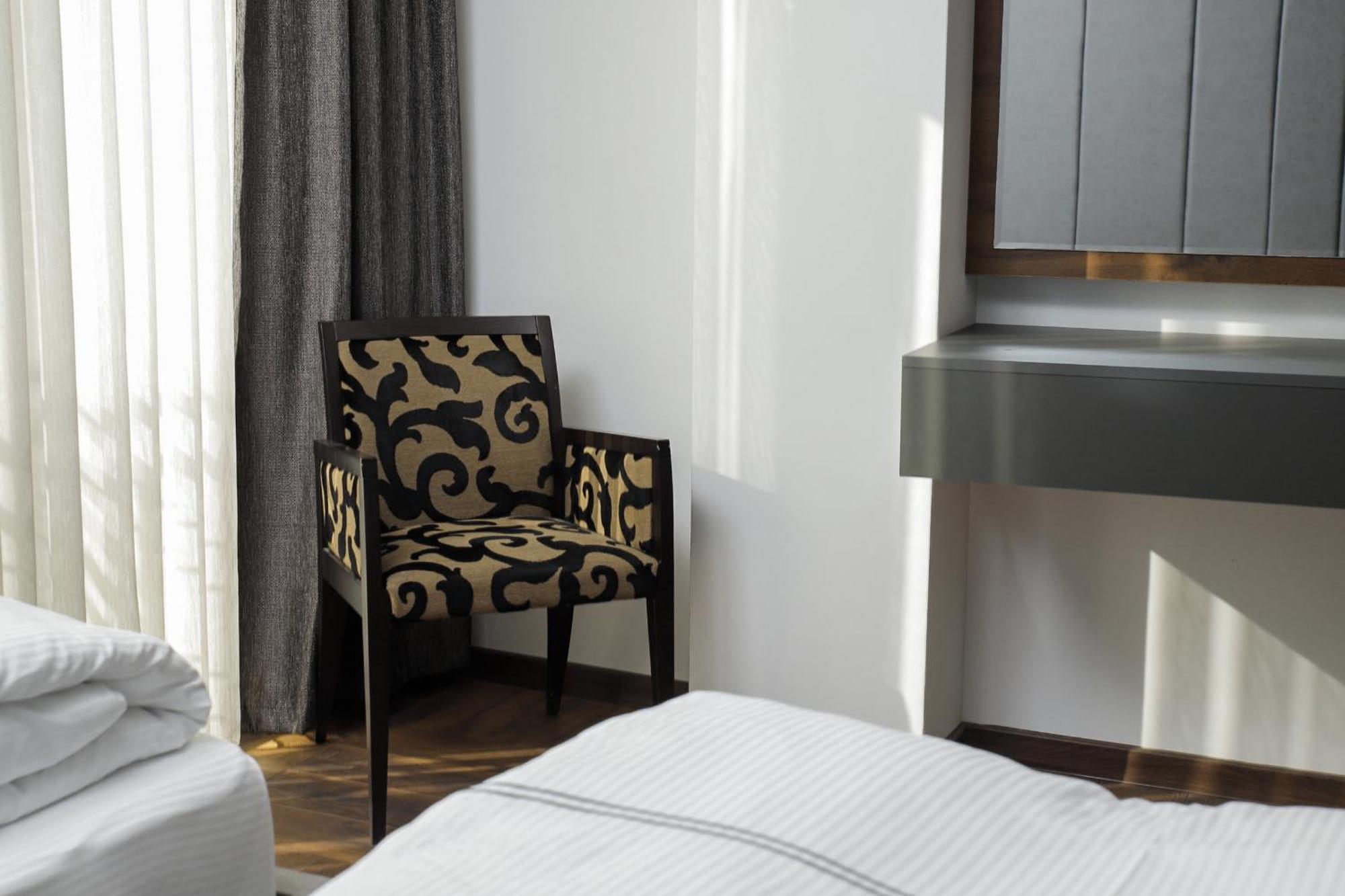 Triumf Hotel Prizren Eksteriør billede