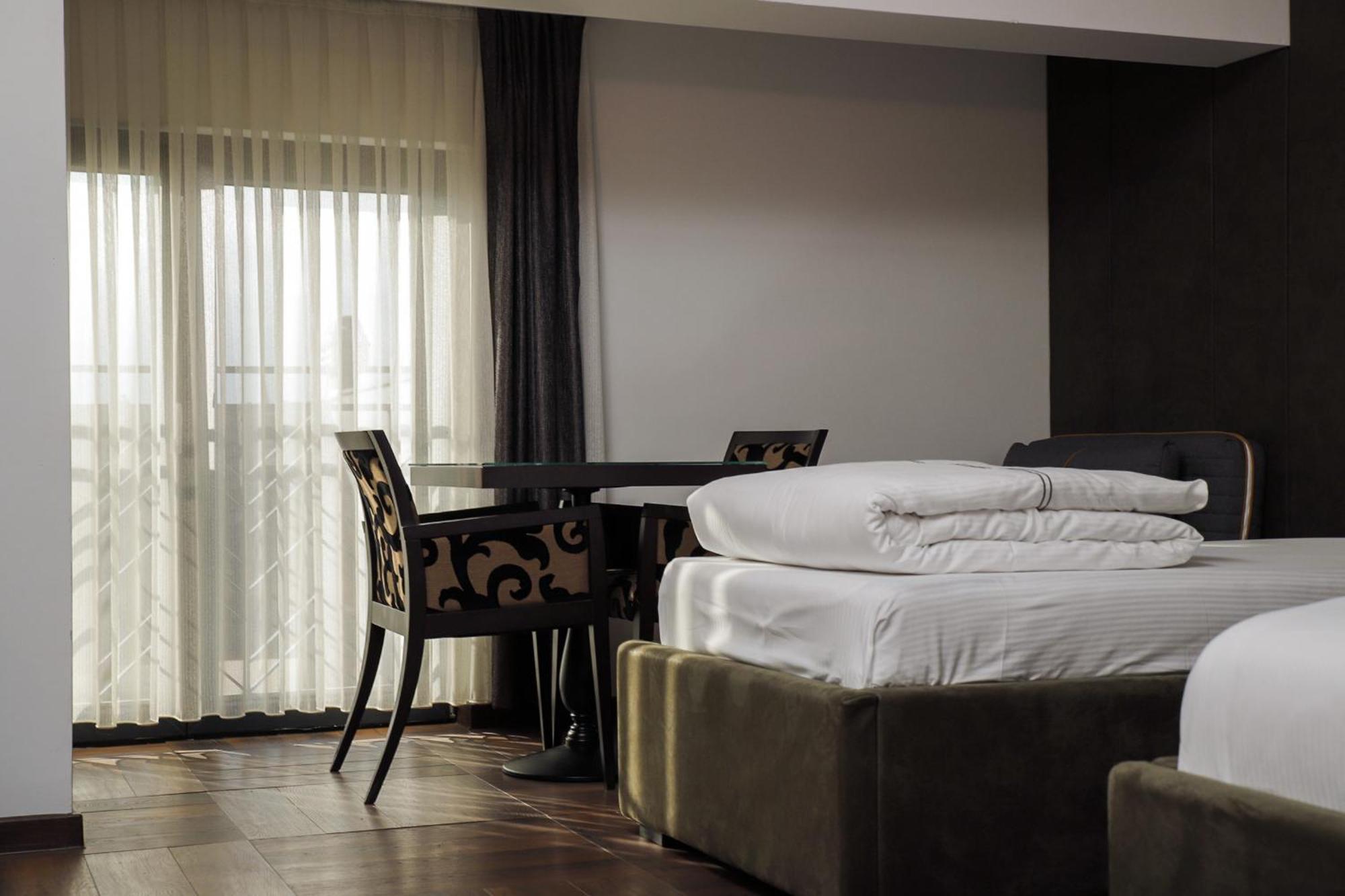 Triumf Hotel Prizren Eksteriør billede