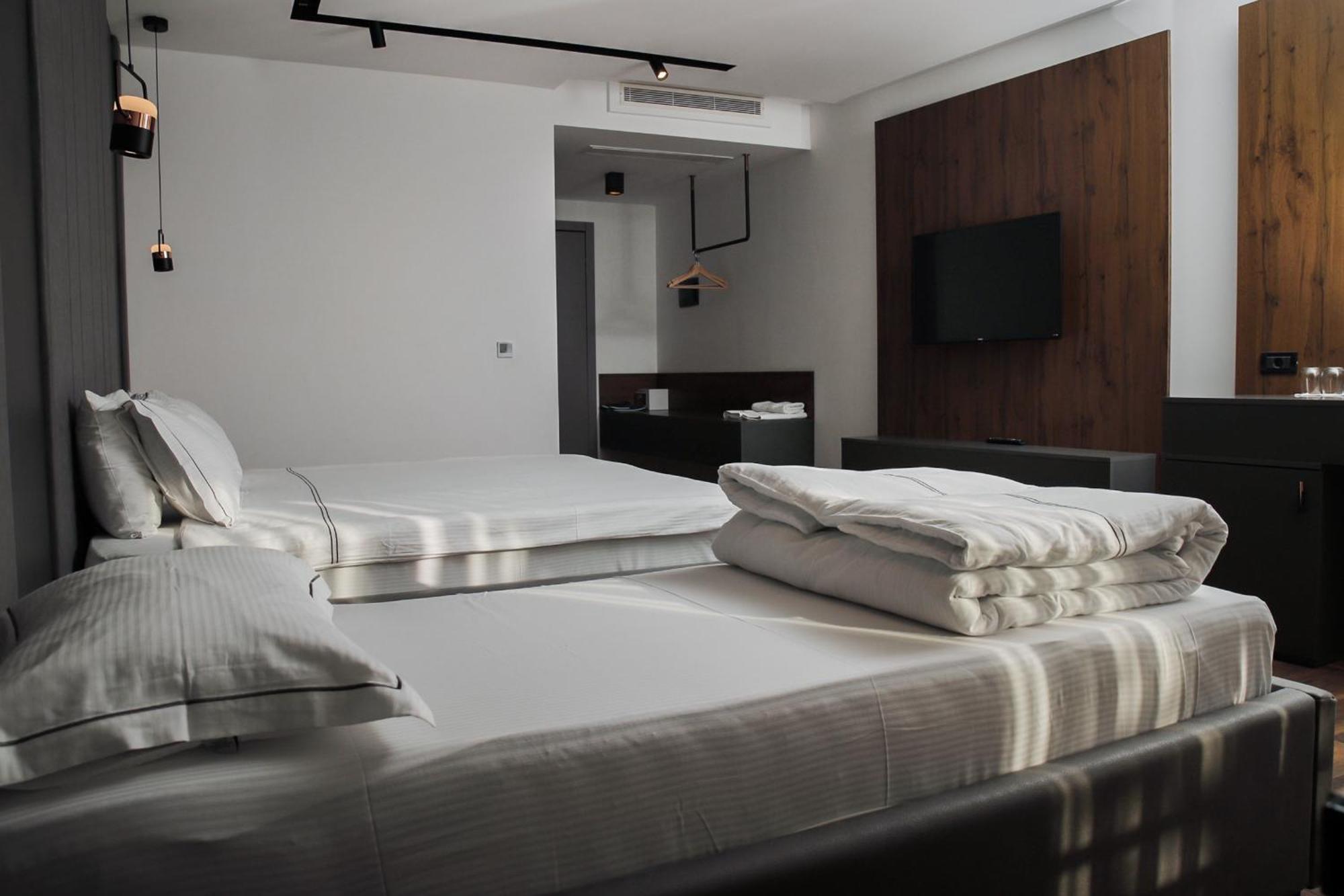 Triumf Hotel Prizren Eksteriør billede